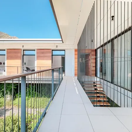 Luxury With Heated Pool, Gym And Cinema